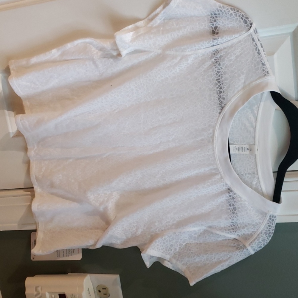 New with tags lulu lemon crop top